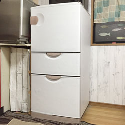 はがせる壁紙DIY 冷蔵庫を新調しよう。使用材料WPT30-013 | 青空工房